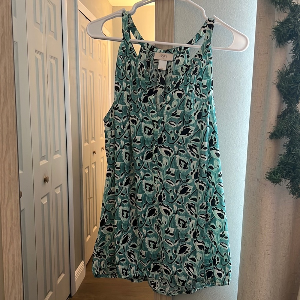 Sleeveless Green and Black Pattern Blouse